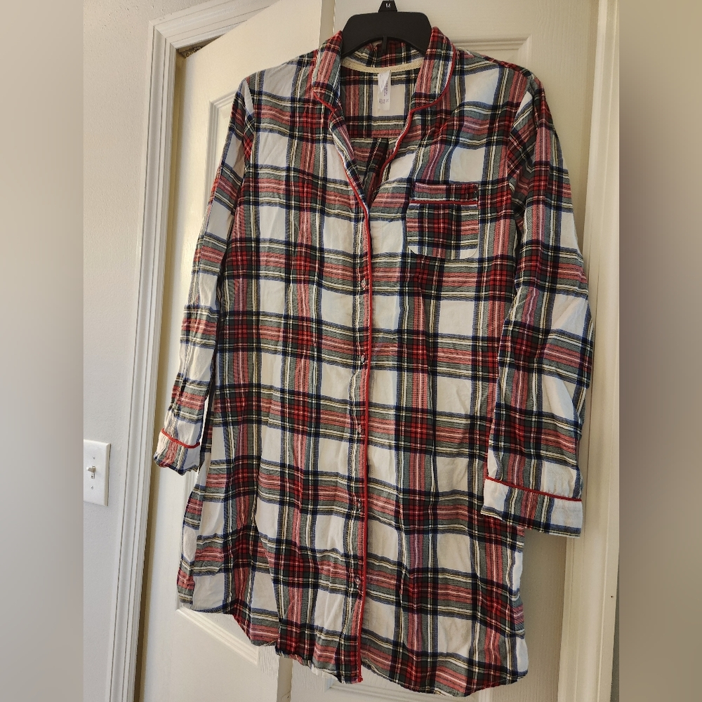 Women's Stars Above Plaid Button Down Pajamas Size Medium